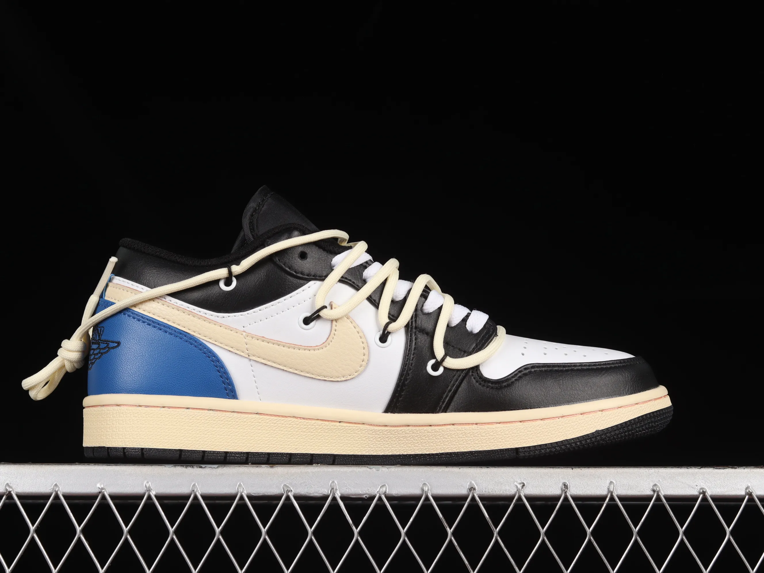 All categories Air Jordan Jordan series basketball shoes Air Jordan 1 Low Z version Air Jordan 1 Low AJ1 Joe 1 customized version Vibe flavor deconstruction Sports culture basketball shoes 553558-062